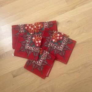 Vintage Christmas Holidays Napkins Set Of 6 Holly Wreaths Stars Bows Dinner Red
